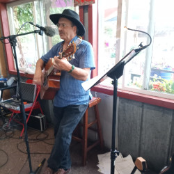 Picture of Singer Songwriter  Dave Osborn
